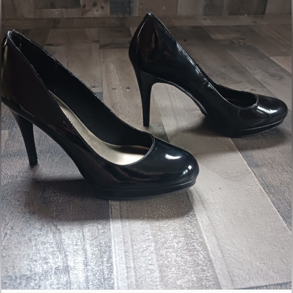 Christian Siriano Glossy Black Heels